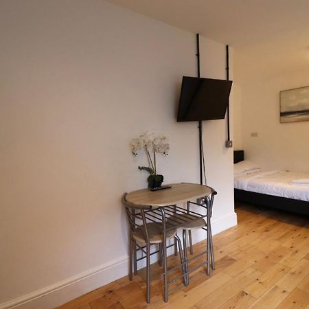 Flat 4, 10 St John'S Apartment บอร์นมัธ ภายนอก รูปภาพ