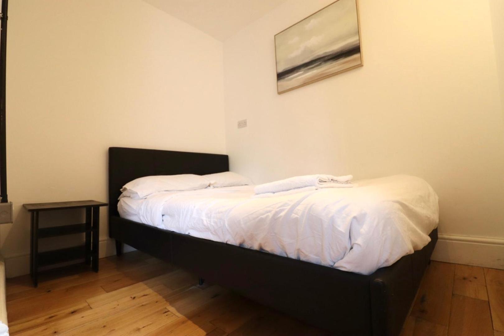 Flat 4, 10 St John'S Apartment บอร์นมัธ ภายนอก รูปภาพ